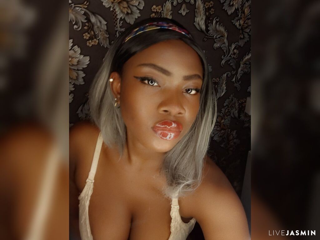 Live cam model BrownElla