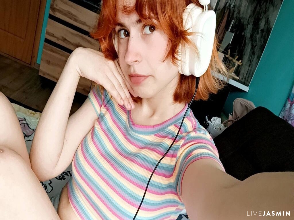 Live cam model CarinSoley