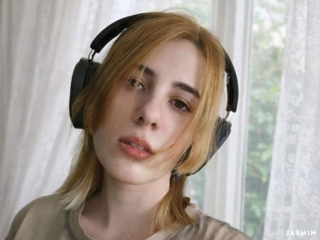 CarlHanchett live cam girl profile