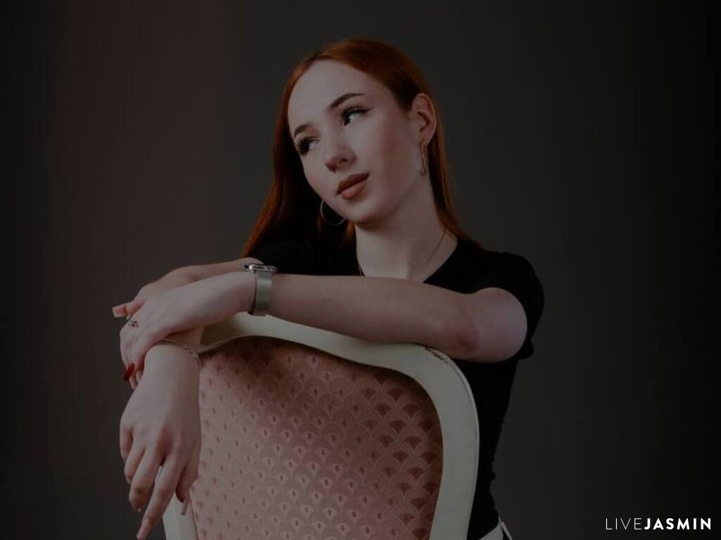 Live cam model CarleenZangari