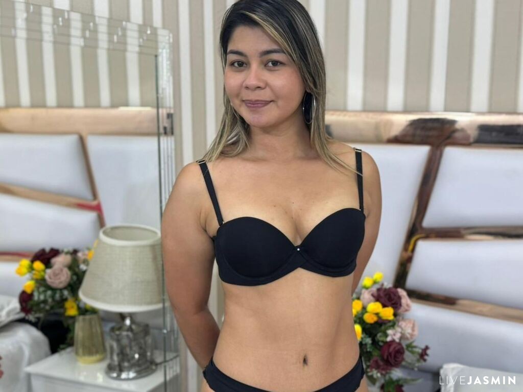 Live cam model CarlyJoness