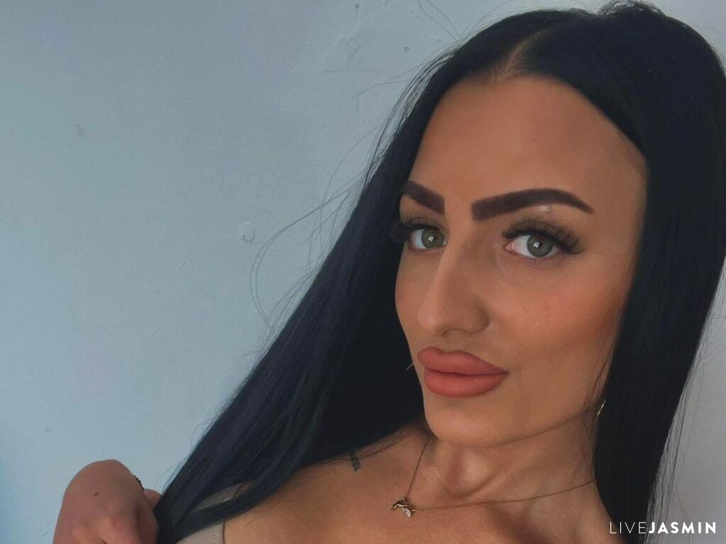 Live cam model CassyRoss