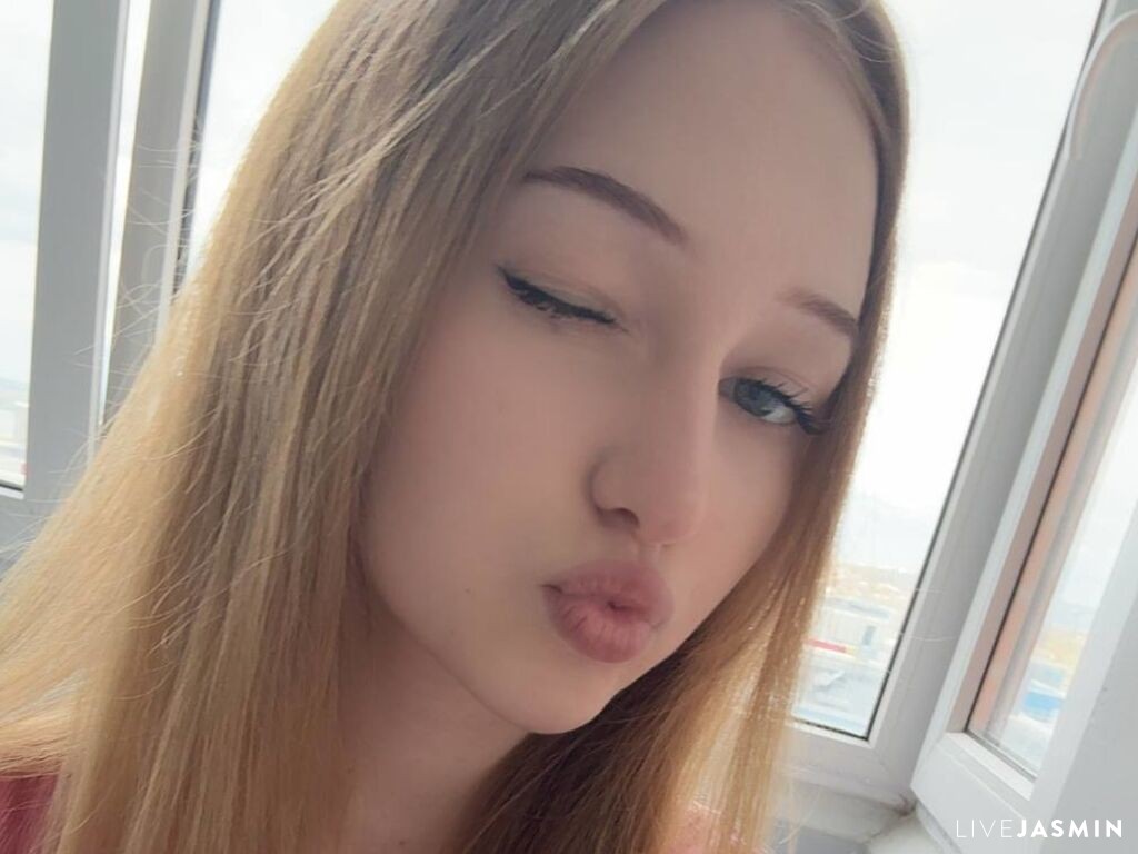Live cam model CatherinVolper