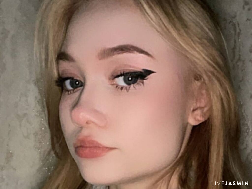 View CecilyBurnard cam profile and live status