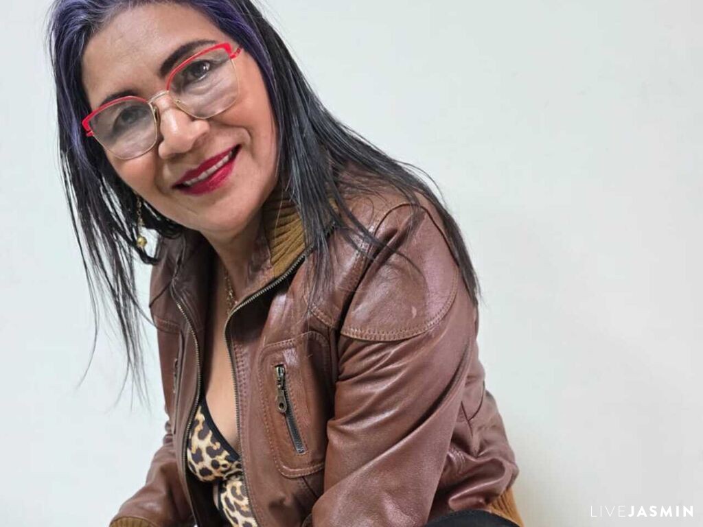 Live cam model CelesteCorner
