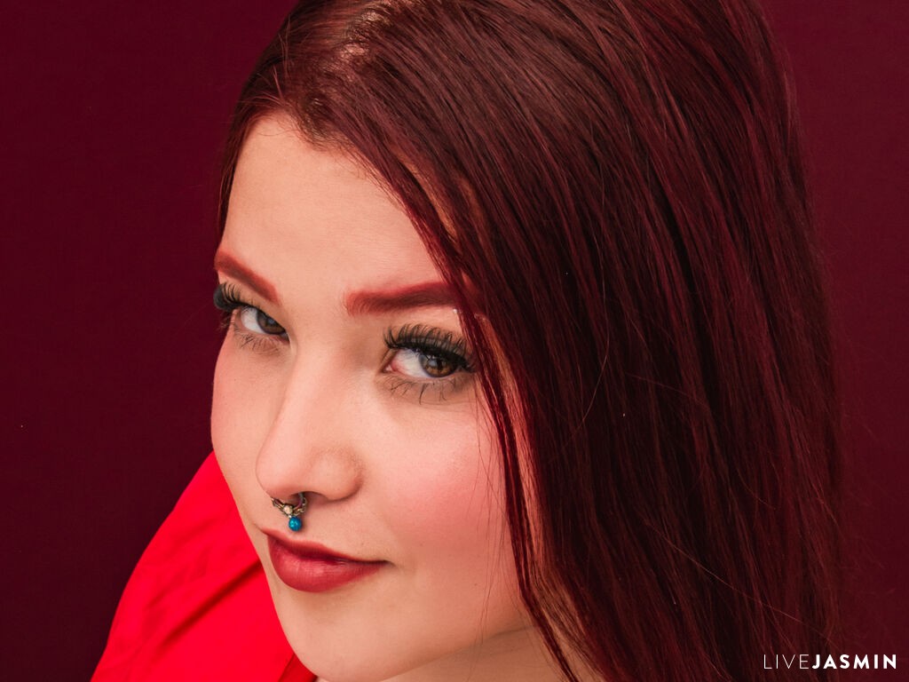 Live cam model CelesteVertusk
