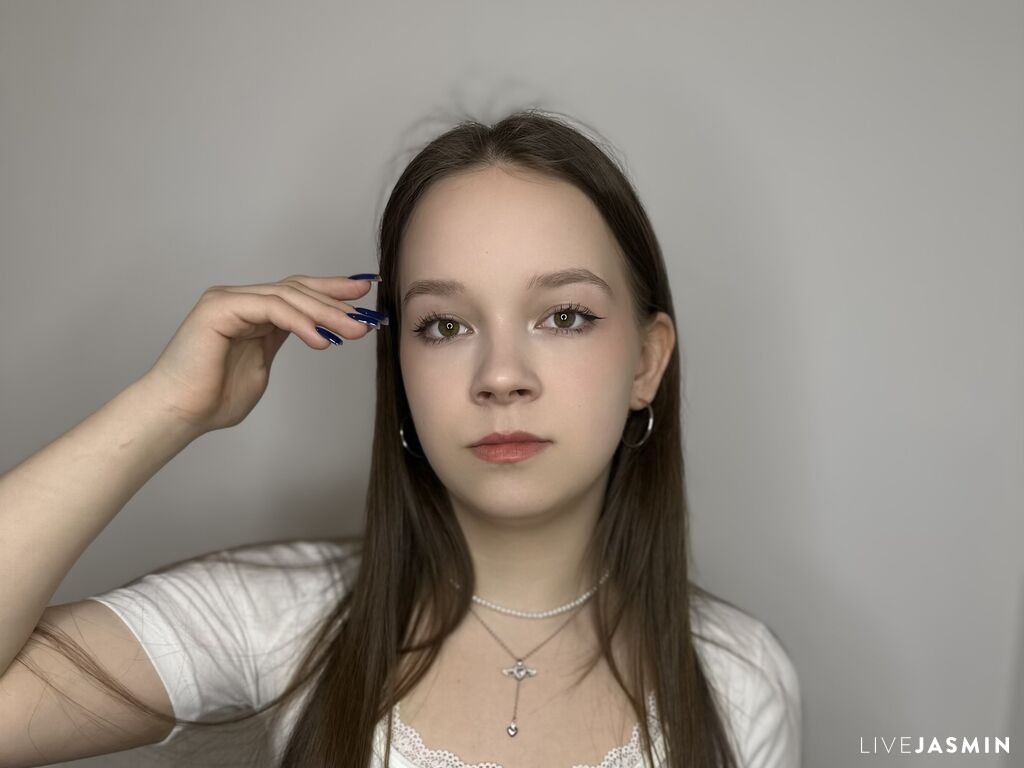 Live cam model CharleneAplin