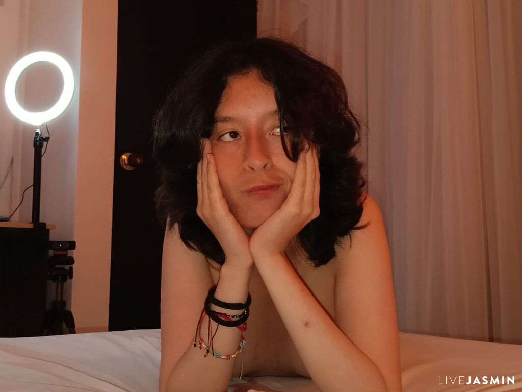 CharlotteBlade LiveJasmin model profile