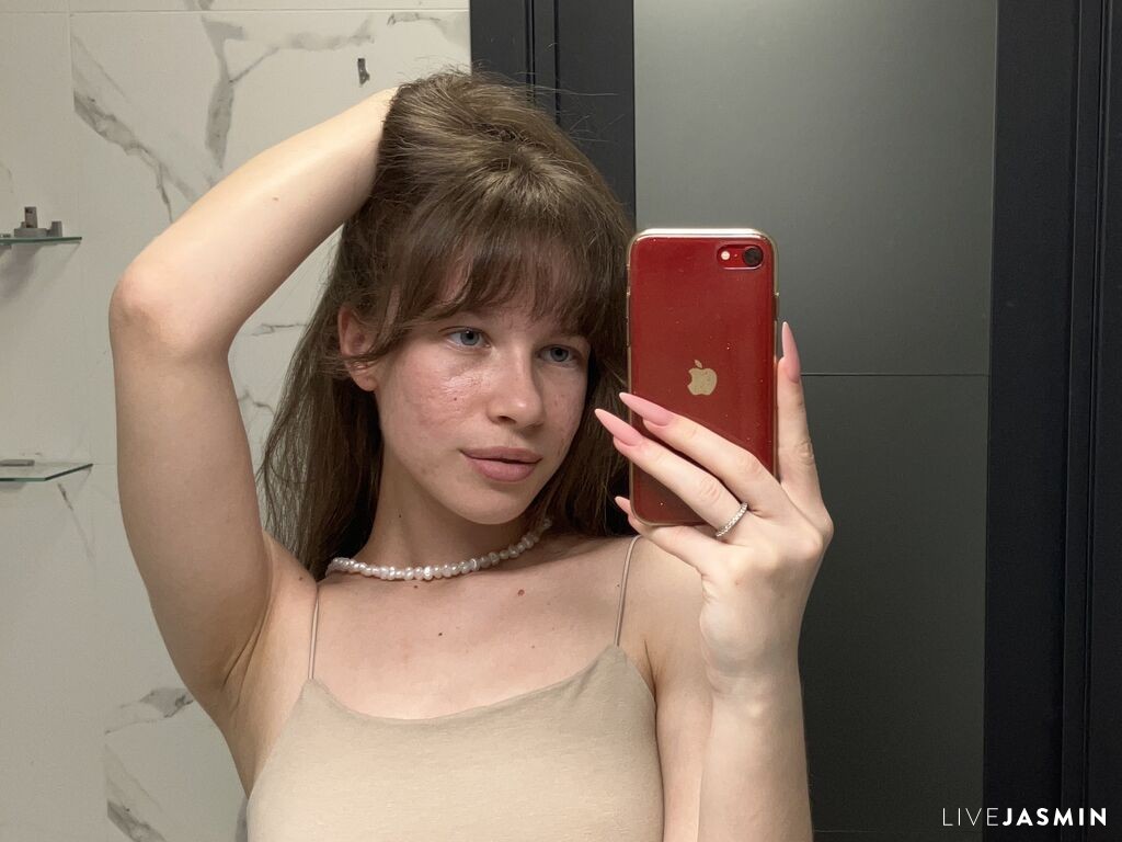 CharmHuston live cam girl profile