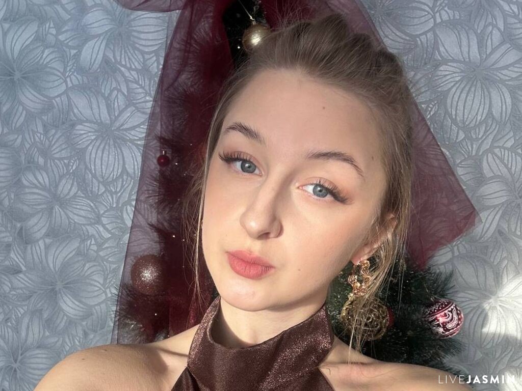 Profile photo for CharoletteHeckle