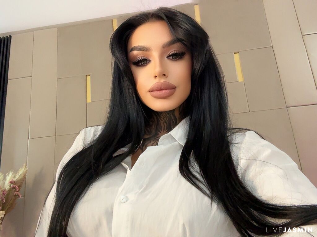 CherrieMadisson live cam girl profile