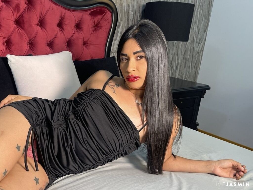 Live cam model CherryBloomer
