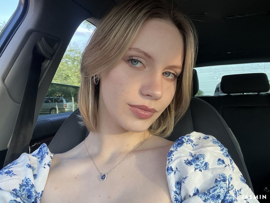 Live cam model CherryRose