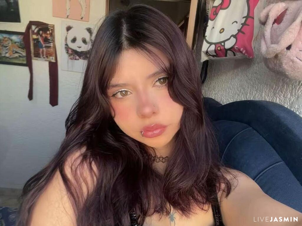 Browse CherrySofty live chat profile