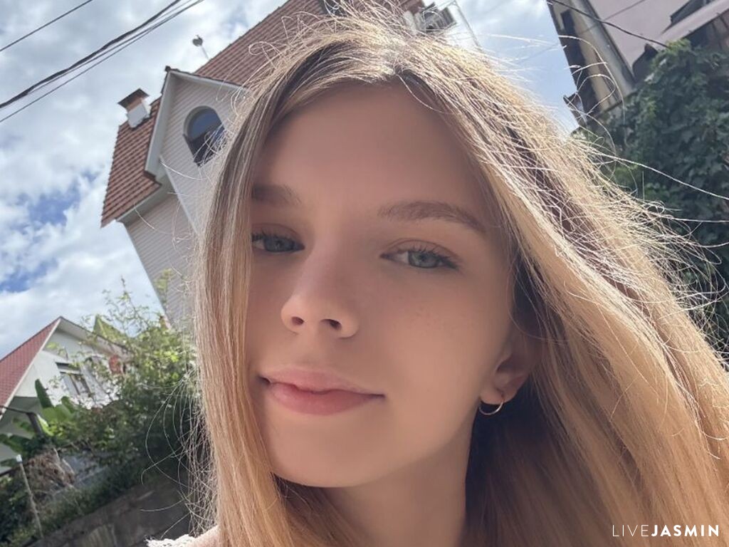 Live cam model ChloeFruye