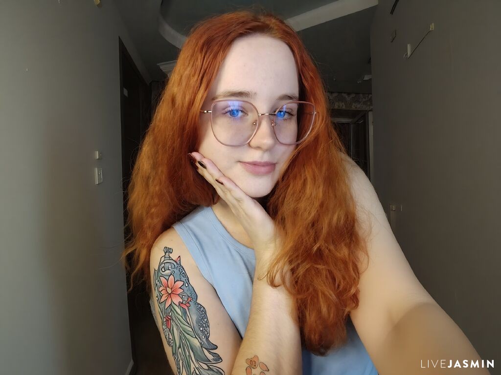 Browse ChloeRaspberrys live chat profile