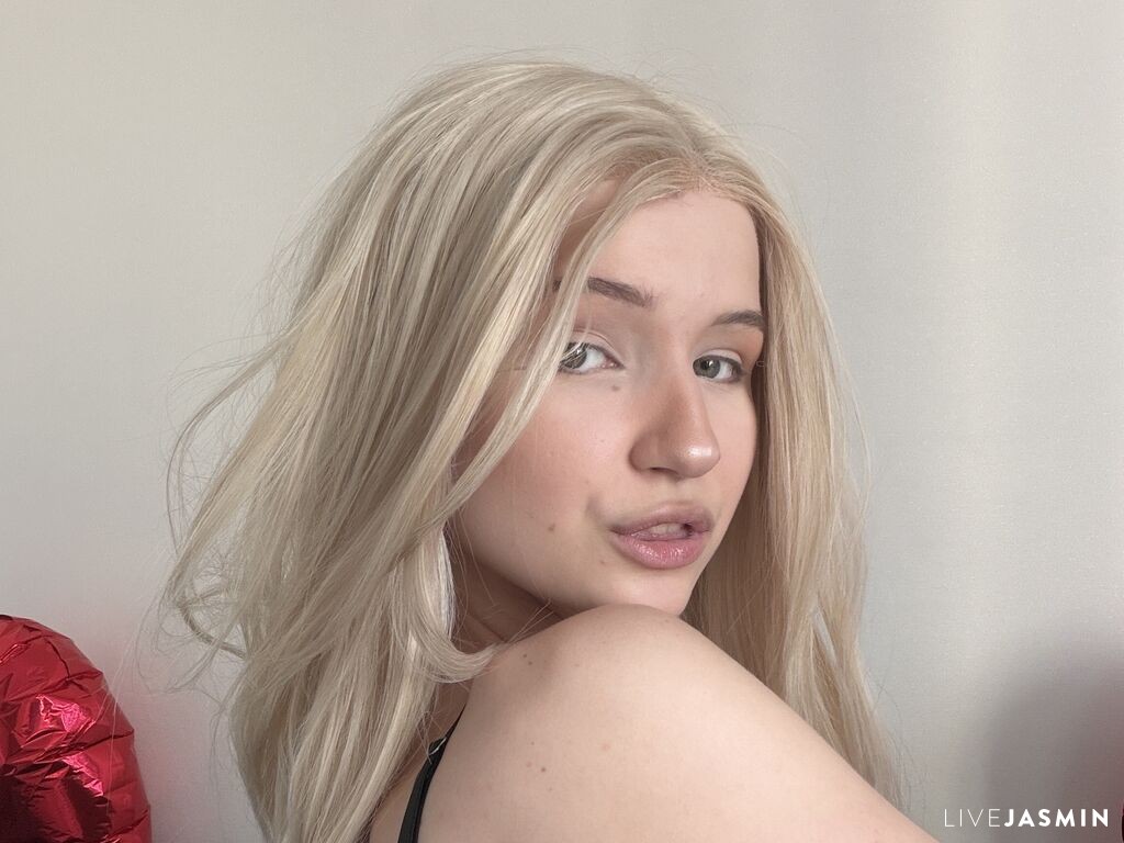 Live cam model ChunBirdwell