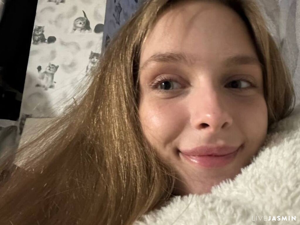View CindyGreen cam profile and live status
