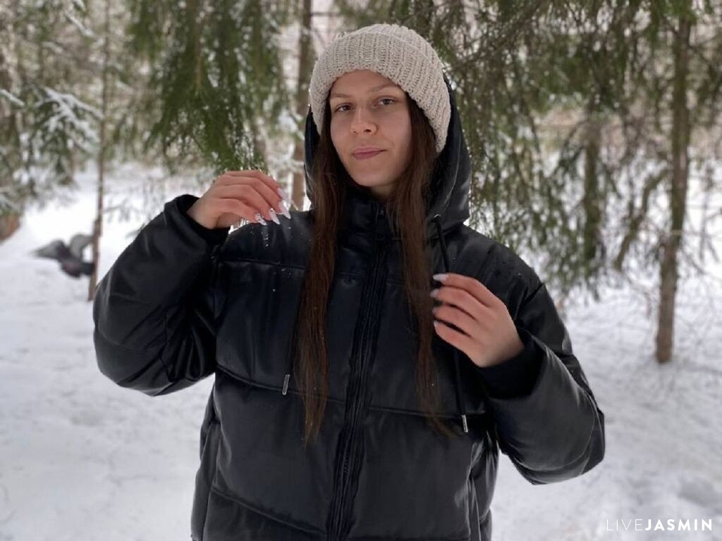 Browse ClaraHaes live chat profile