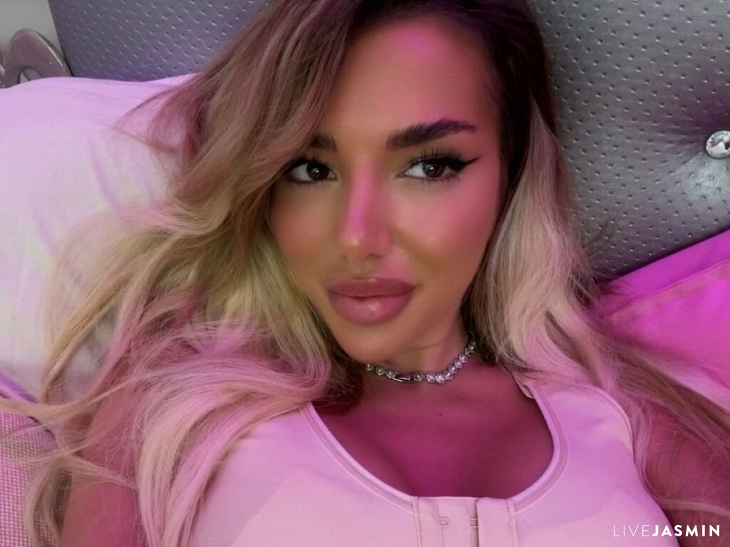ClaraHazell live cam girl profile