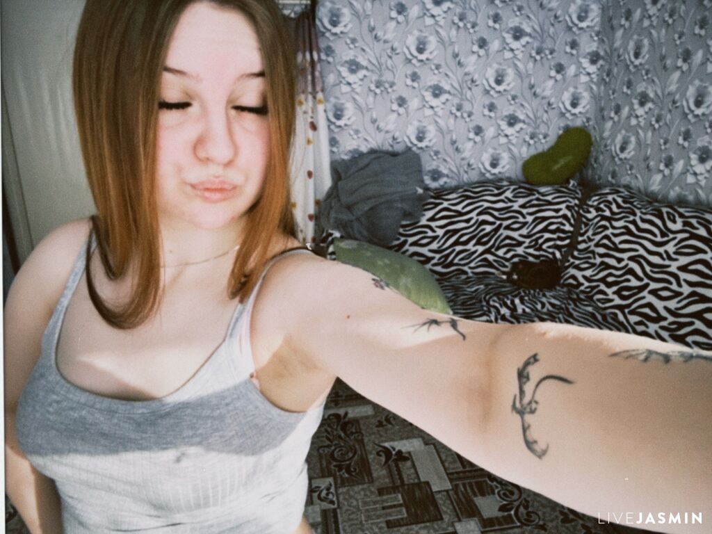 Live cam model ClaraWeston