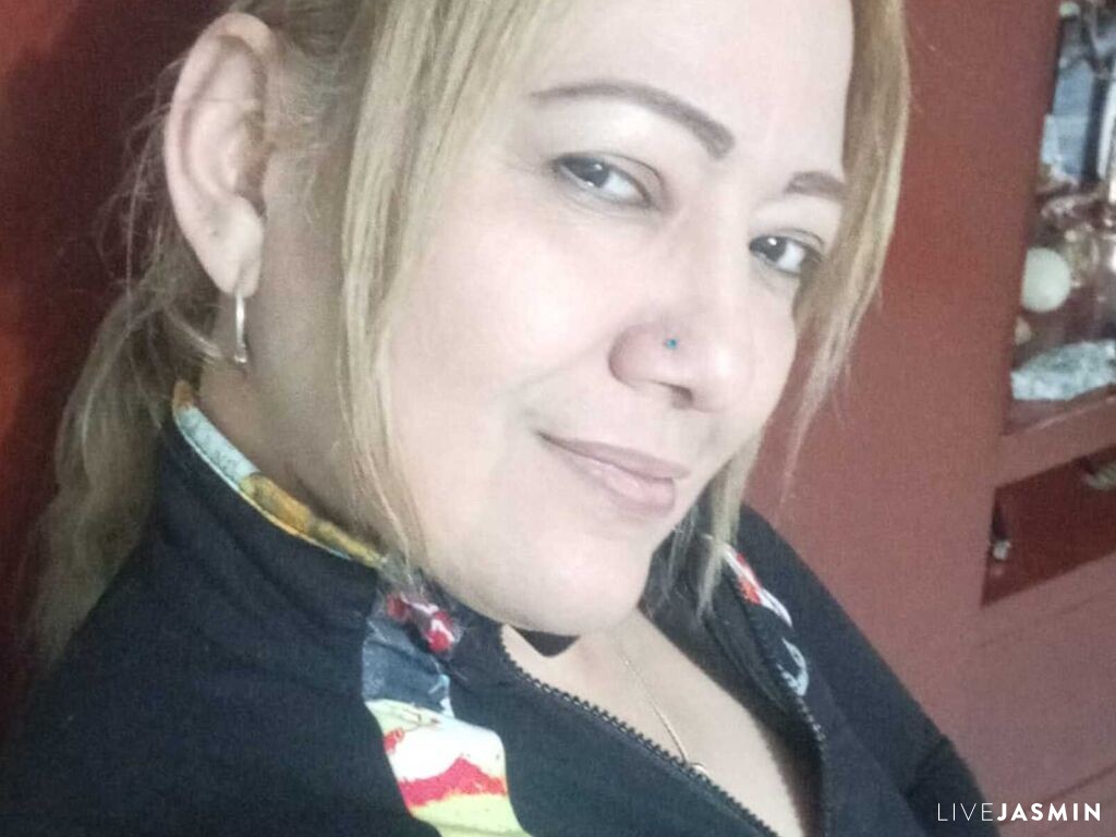 Live cam model ClauCortner
