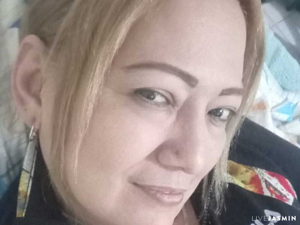 Live cam model ClauPhillips