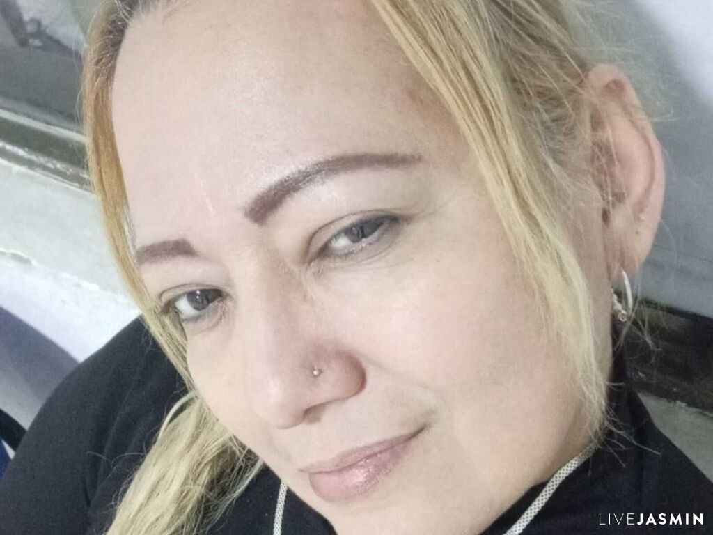 Live cam model ClauWatson