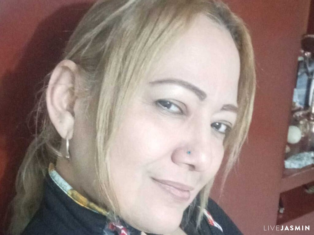 Live cam model ClausRous