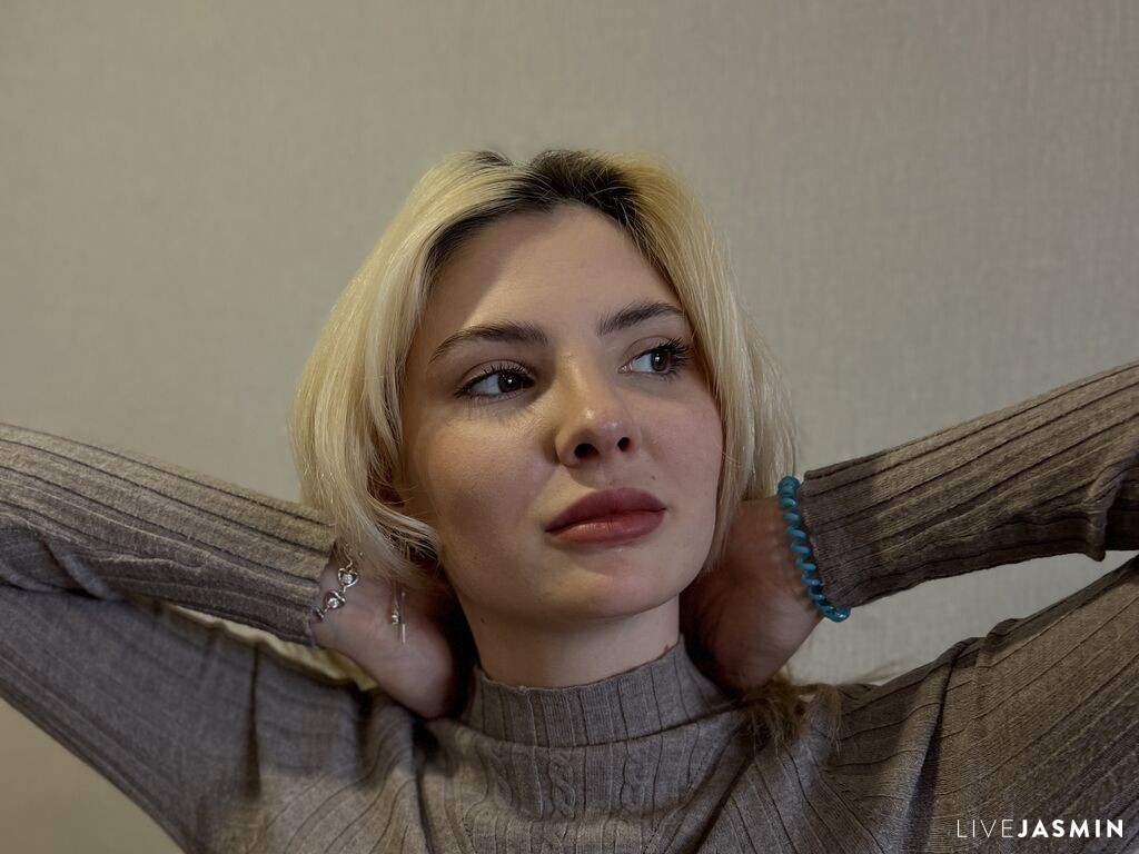 Live cam model ConcettaMaklisen
