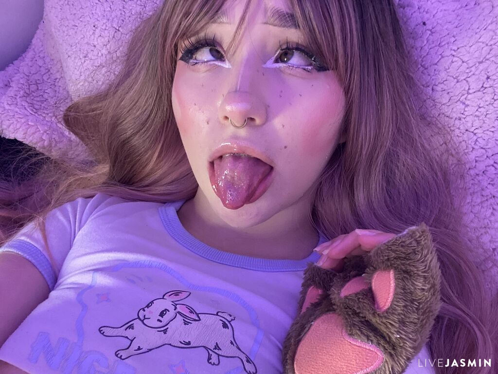 Browse CristalSanz live chat profile