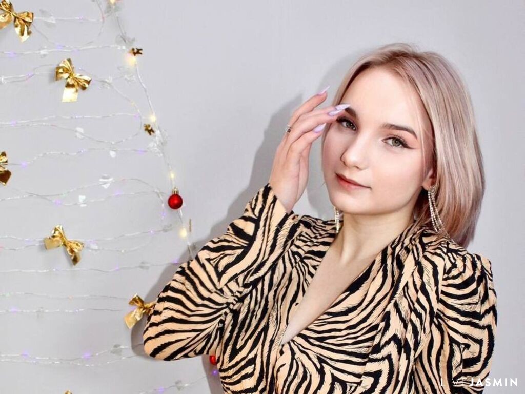 Live cam model CrystalBacak