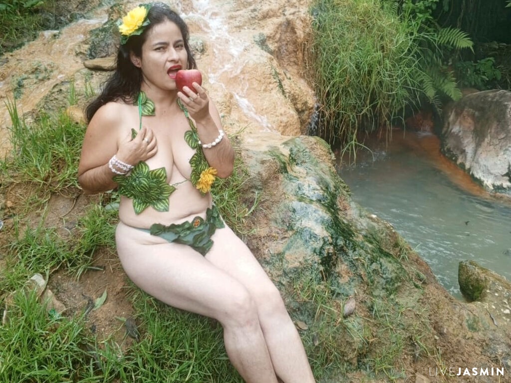 CrystalLara LiveJasmin model profile