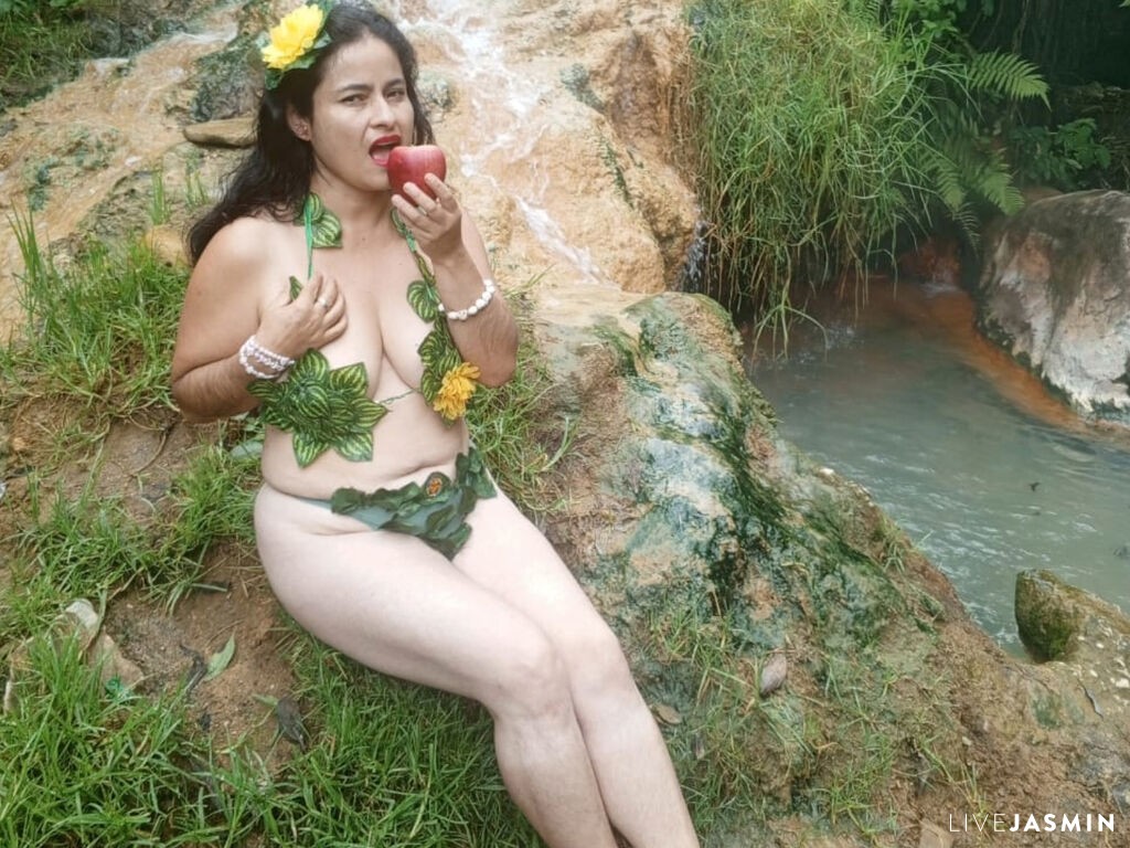 CrystallZane LiveJasmin model profile