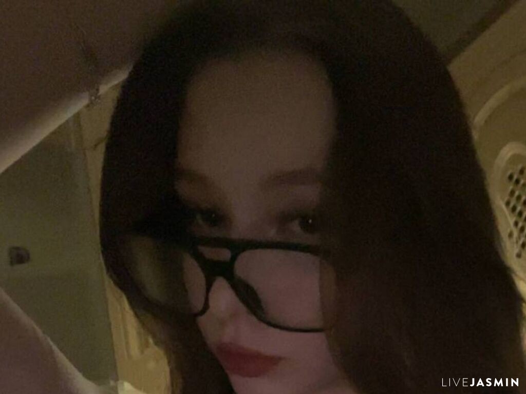 Live cam model DeandraKishi