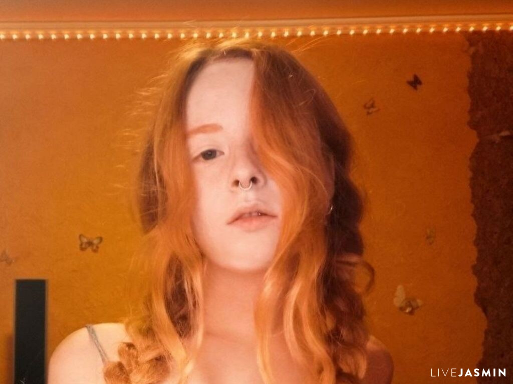 DeliaLashbrook live cam girl profile