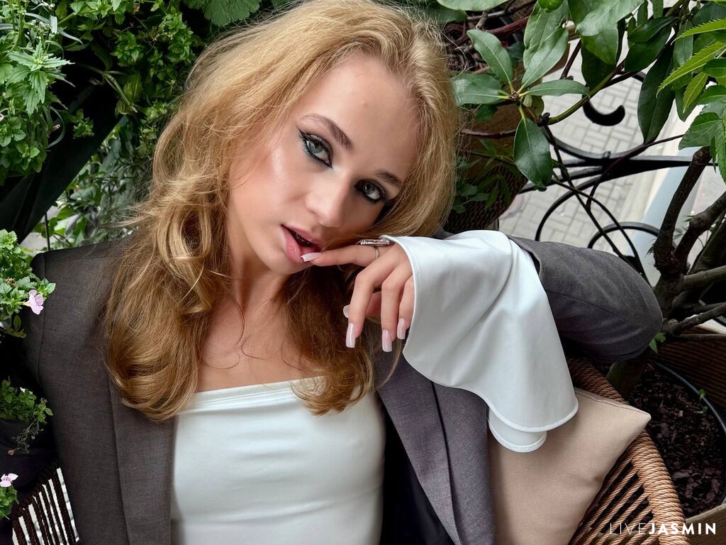 DennisAllice LiveJasmin model profile