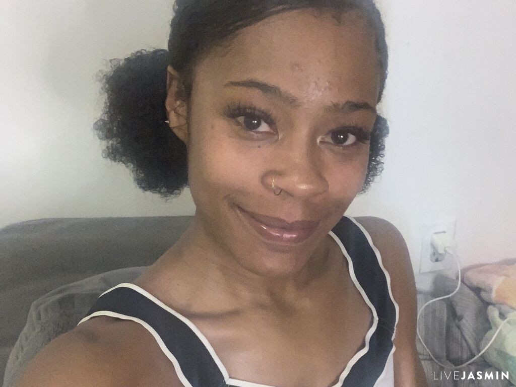 Live cam model Deviantpleasures