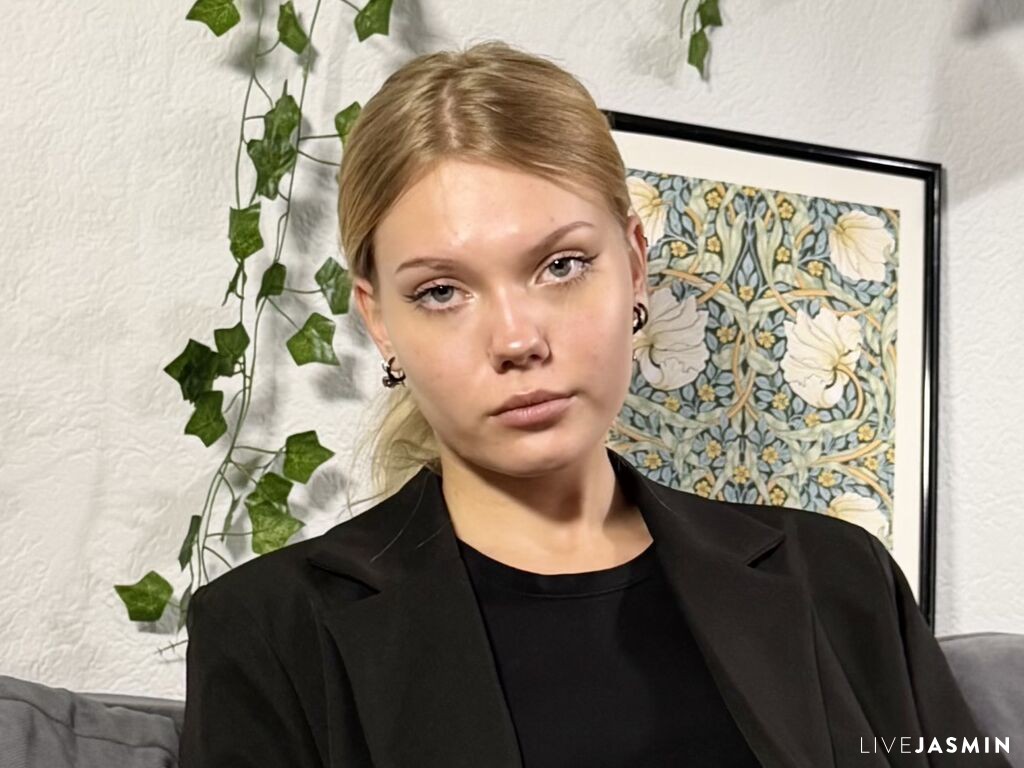 DonellaAndra LiveJasmin model profile
