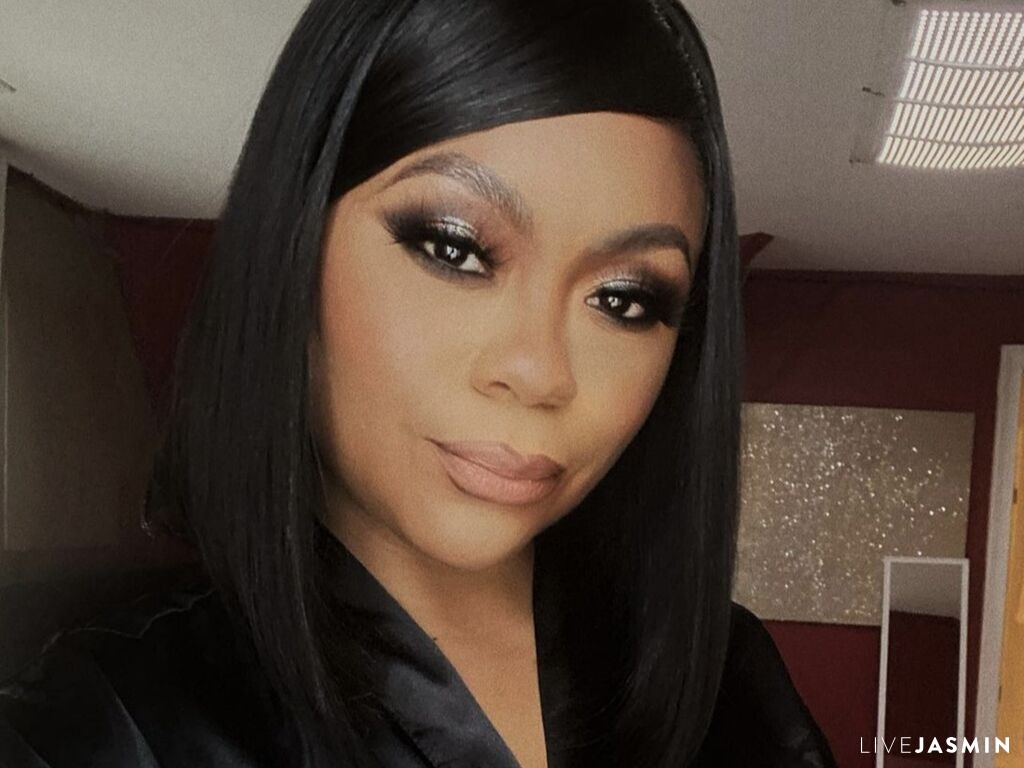 Live cam model DreamyDiamonds