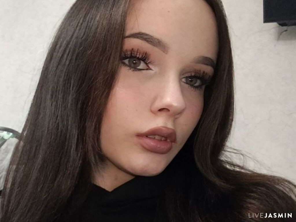 Browse EbonieGowins live chat profile