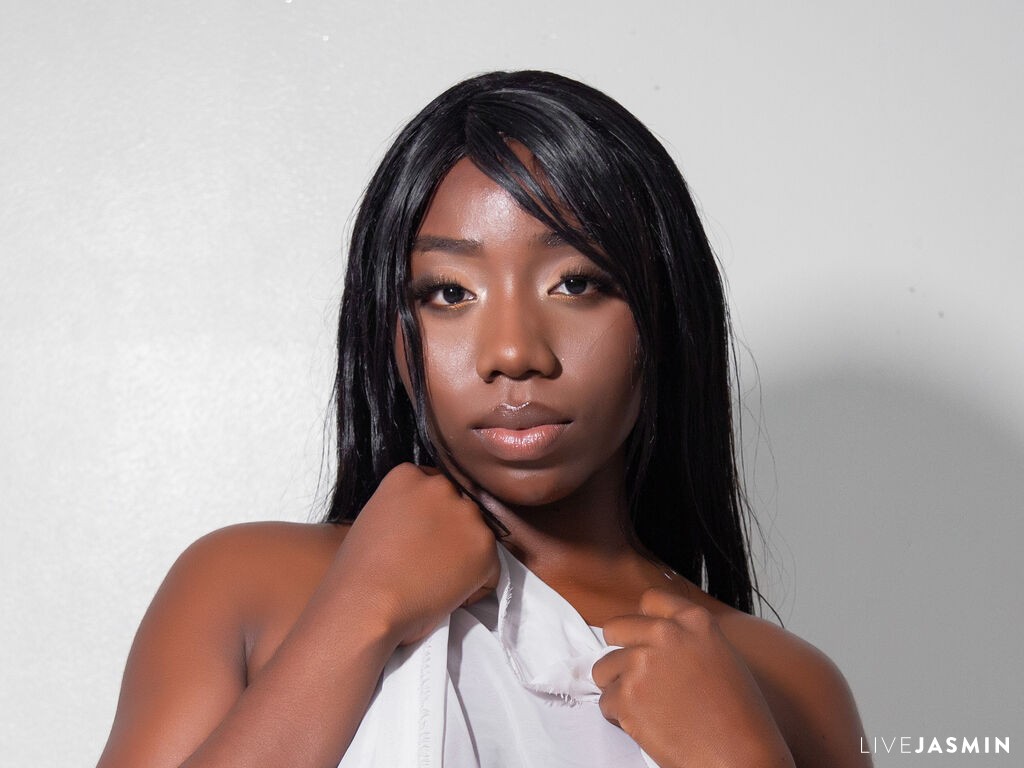 ElaMinov LiveJasmin model profile
