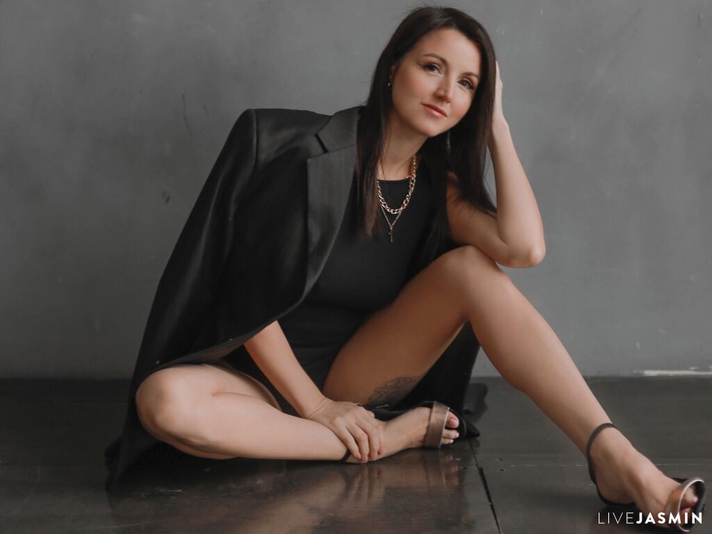 Live cam model ElaVela