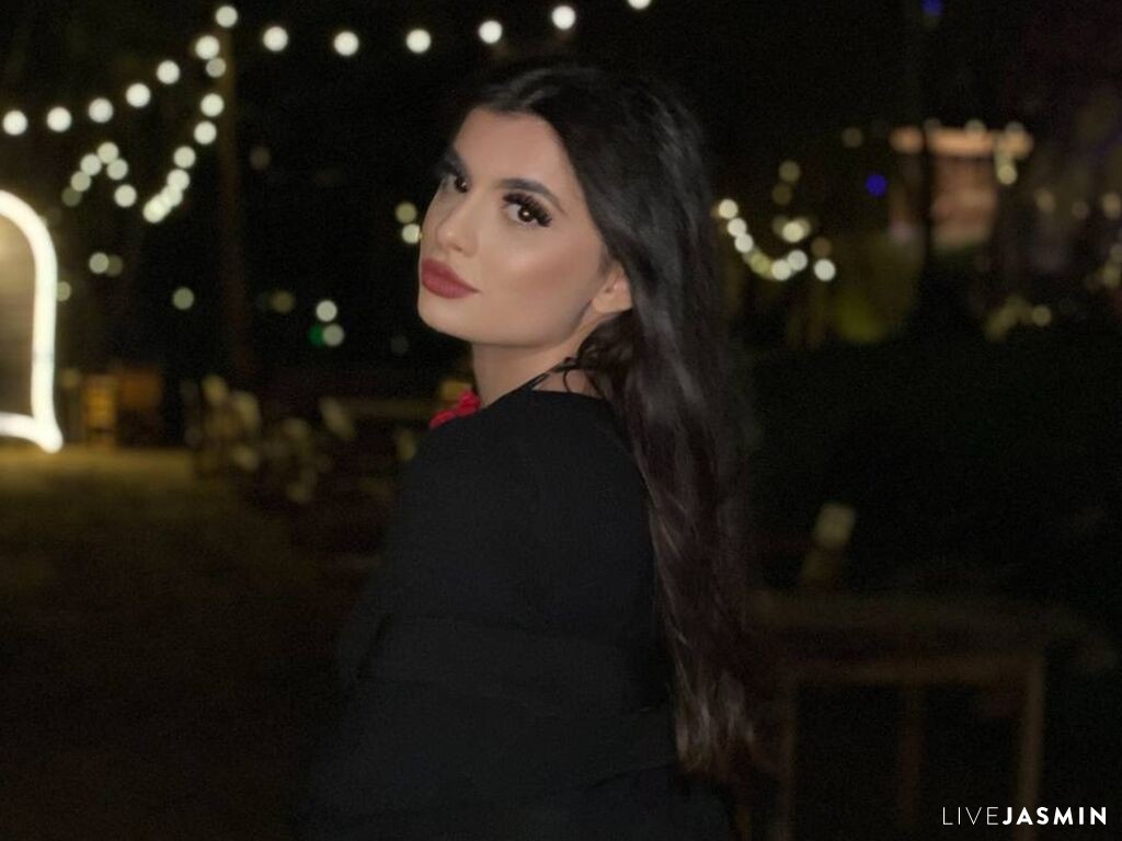 ElaraMorel LiveJasmin model profile