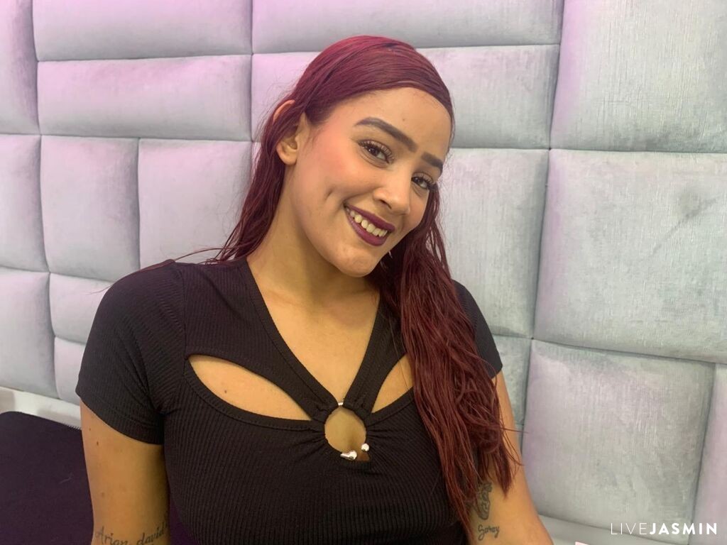 Live cam model ElenaFerri
