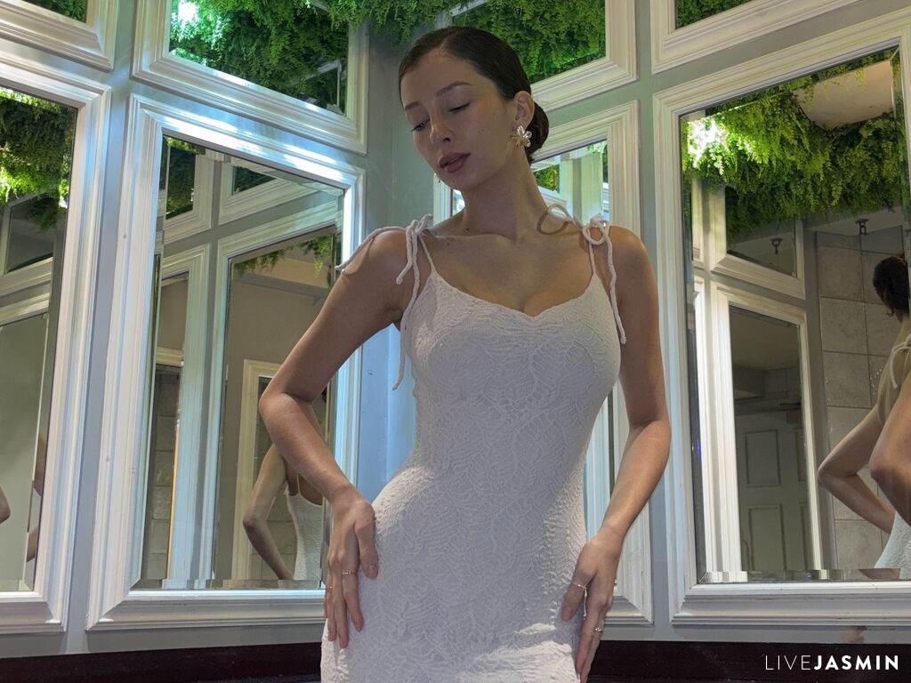 Live cam model ElianaBloom