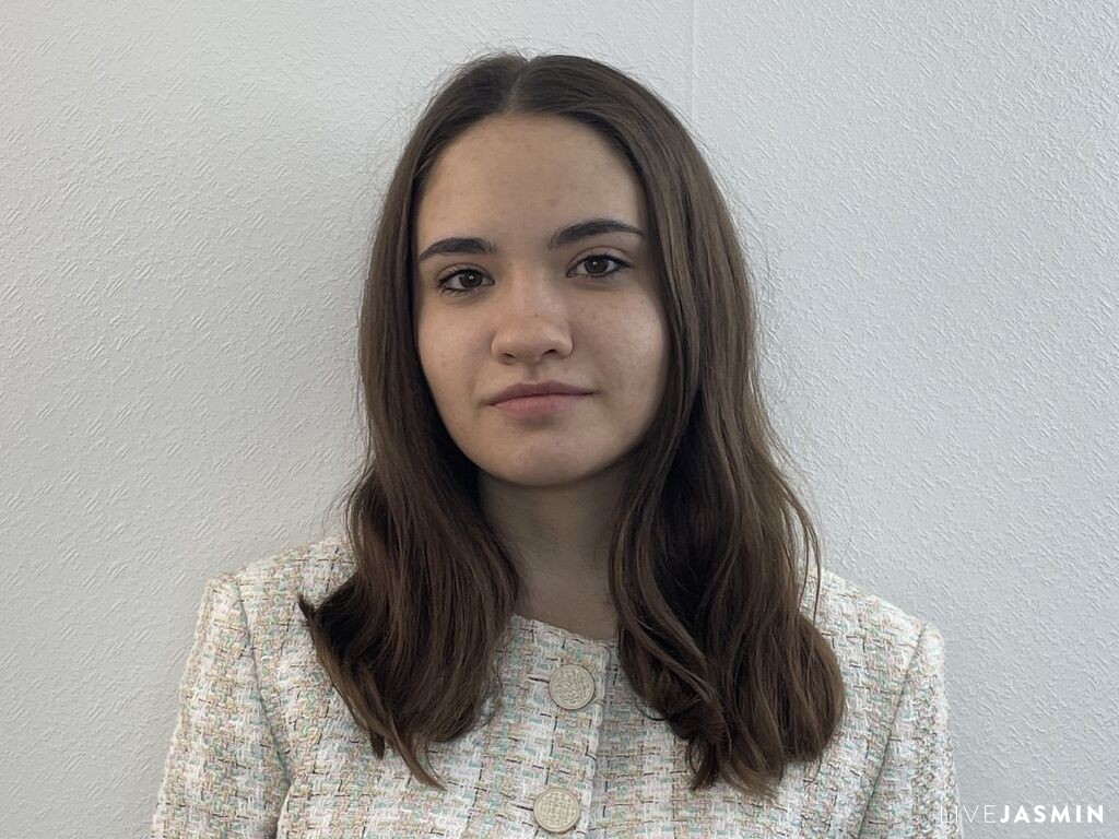 ElishaPelini LiveJasmin model profile