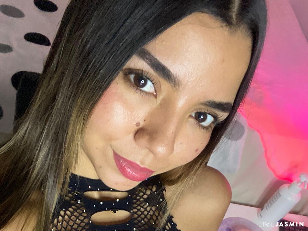 Profile photo for ElizaNinaFox