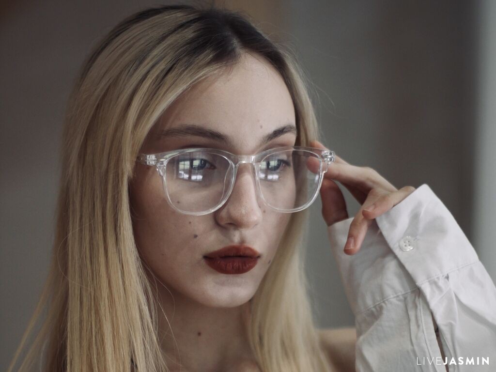 EllieXeno live cam girl profile