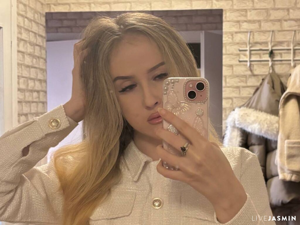 Live cam model ElmiraMotty